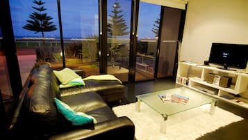 Design Apartment, 1 Bedroom, Kitchen, Ocean View (Ocean View) | Living area