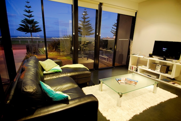 Design Apartment, 1 Bedroom, Kitchen, Ocean View (Ocean View) | Living area