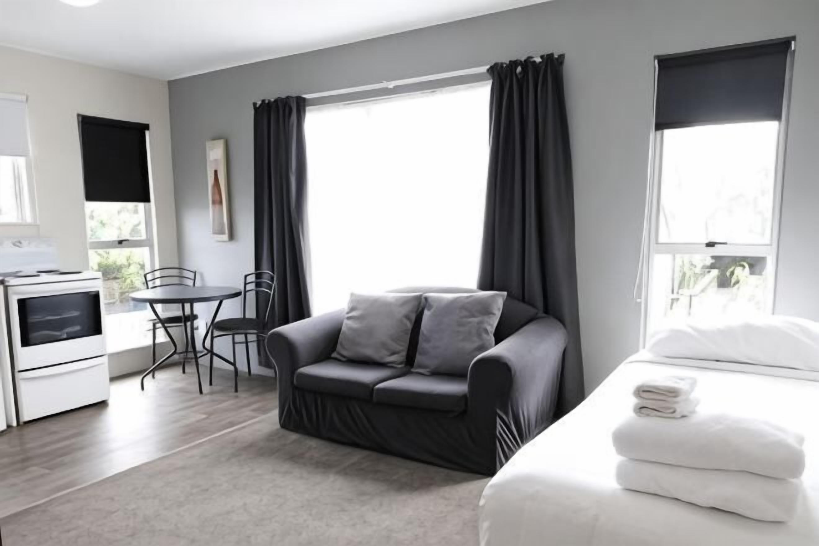 Premium bedding, laptop workspace, iron/ironing board, free WiFi