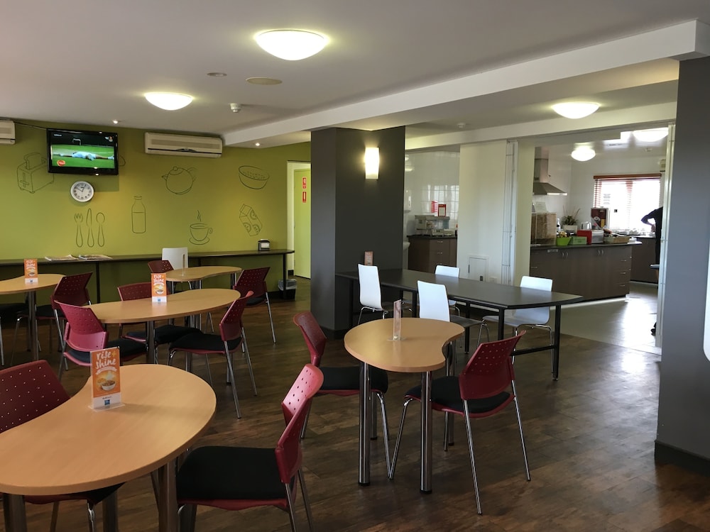 ibis budget Perth Airport by null