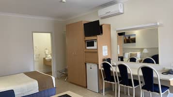 Standard Room, Non Smoking (Queen + Single Suite) | Iron/ironing board, free WiFi, bed sheets