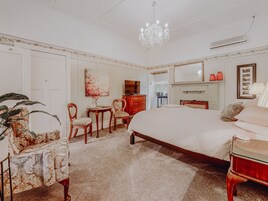 Fernery Room | Egyptian cotton sheets, premium bedding, individually decorated