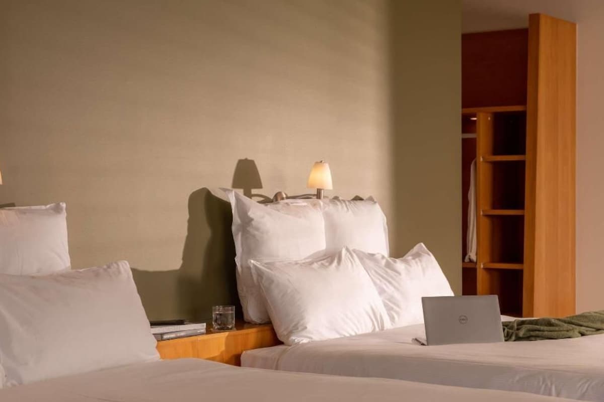 Premium bedding, in-room safe, desk, iron/ironing board