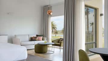 1 bedroom, premium bedding, in-room safe, desk
