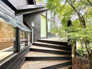 Main House (include Water Cottage) | Terrace/patio