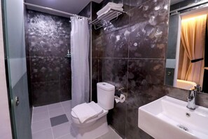 Bathroom - Santa Grand Lai Chun Yuen (Singapore)