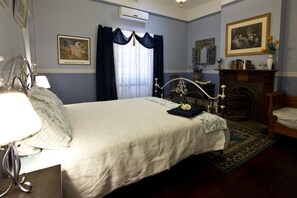 Premier Suite, 1 King Bed, Balcony (Randolph Stow Suite) | Iron/ironing board, free WiFi - Weelaway (Beachlands)