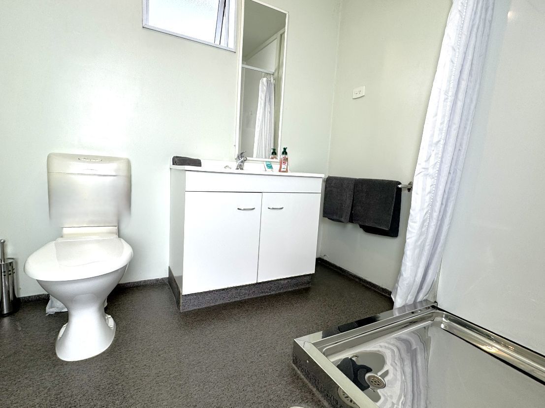 Standard Studio, Kitchen (Studio) | Bathroom shower
