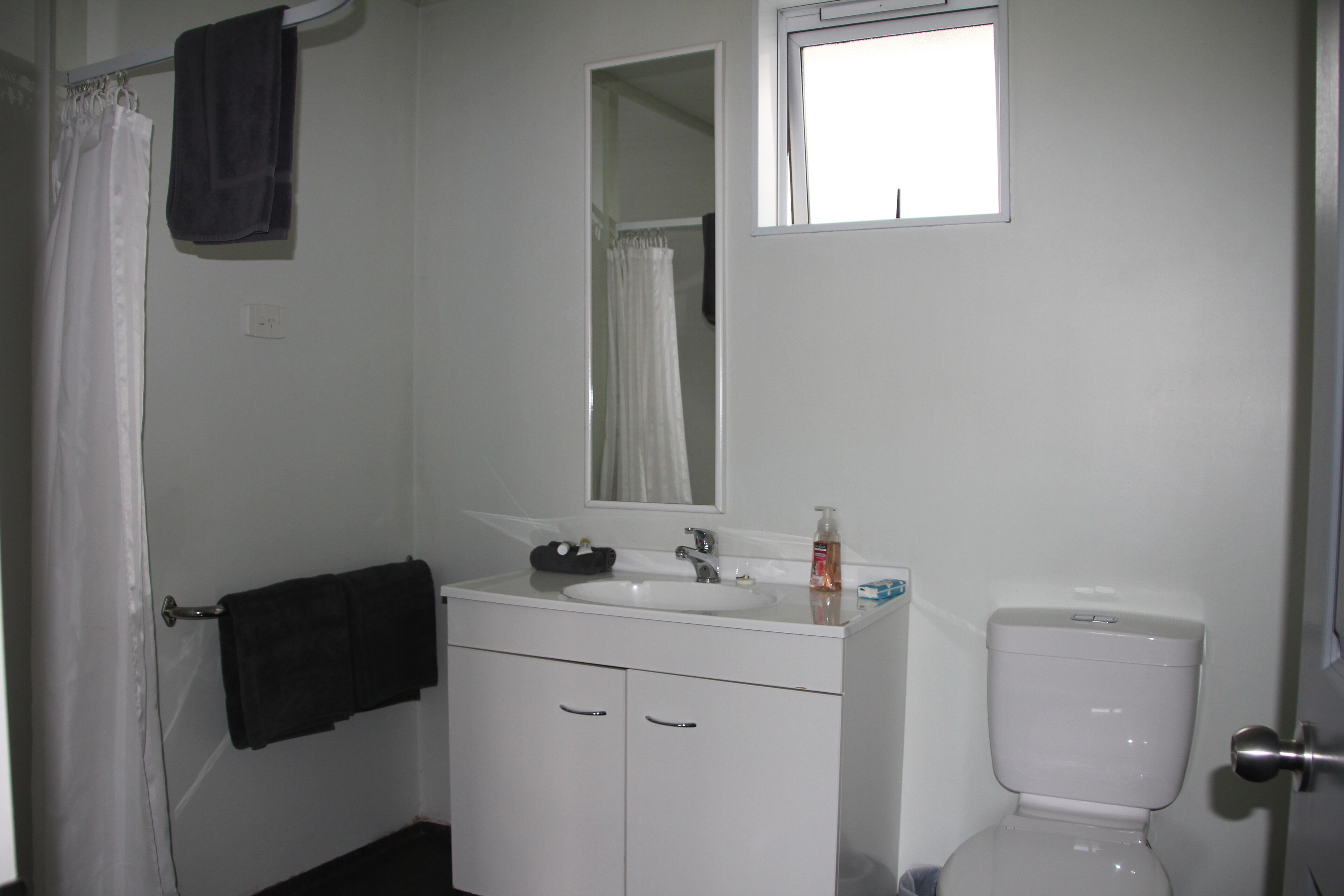 Standard Studio, Kitchen (Studio) | Bathroom | Towels