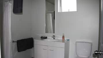 Standard Studio, Kitchen (Studio) | Bathroom | Towels