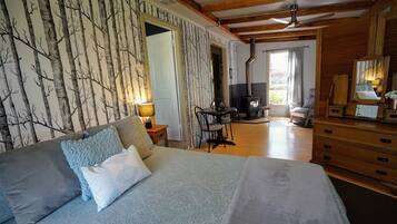 Cottage (The Bower) | Ferro/asse da stiro, lenzuola