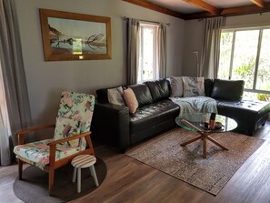 The Bower Cottage | Living area | Flat-screen TV, fireplace, DVD player - Kiwarrak Country Retreat (Koorainghat)