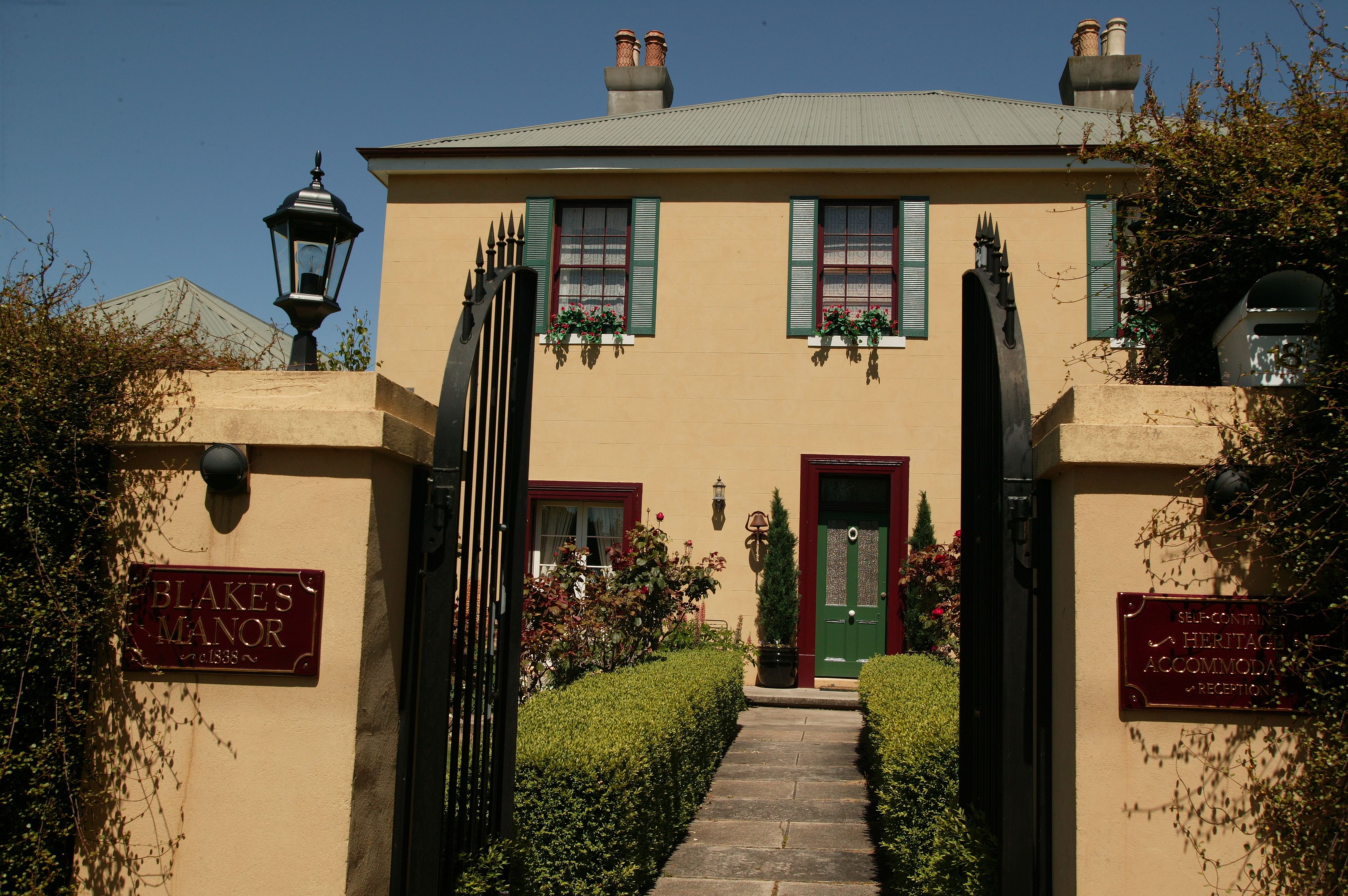 Blakes Manor Self Contained Heritage Accommodation — image 23