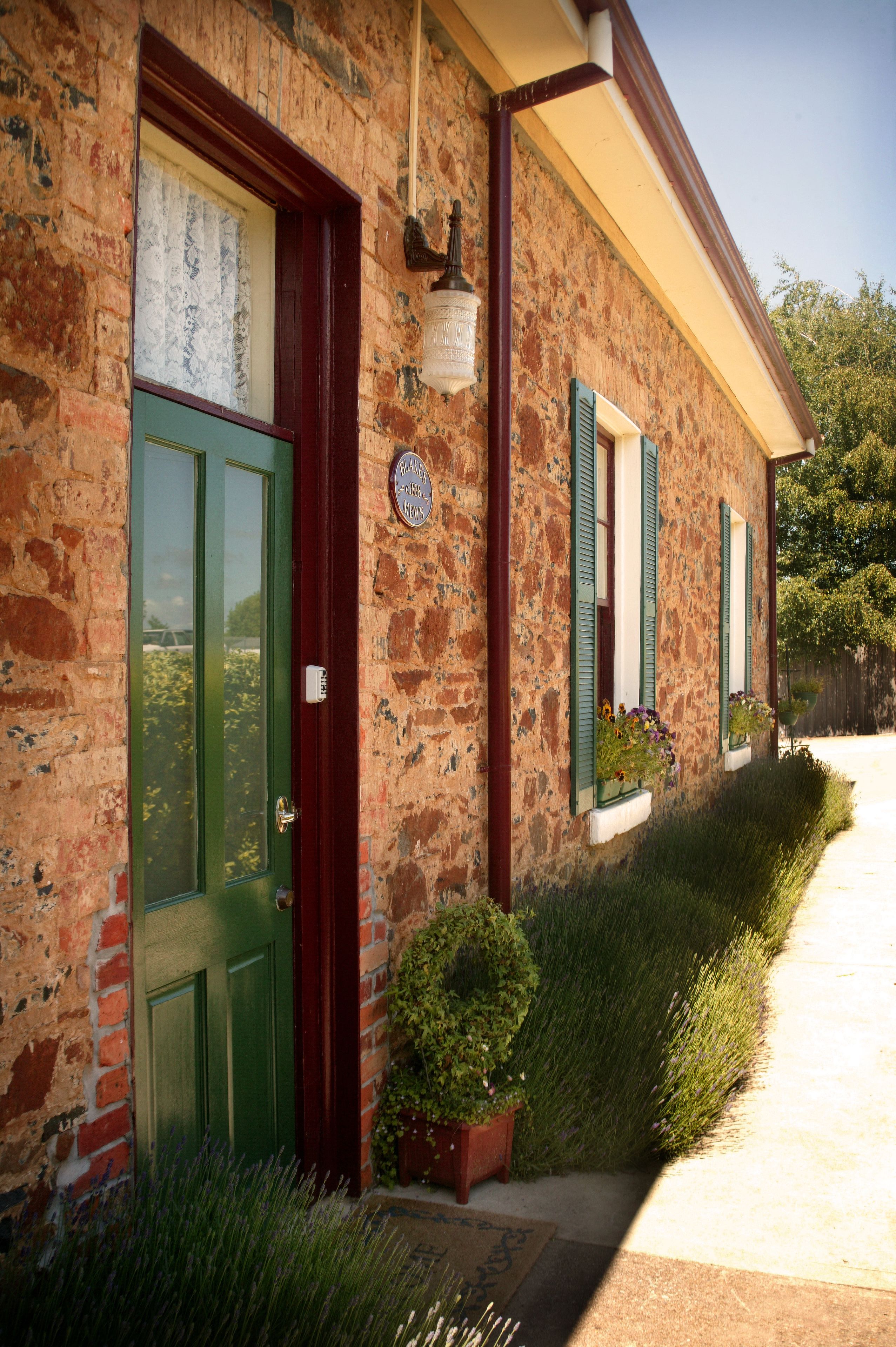 Blakes Manor Self Contained Heritage Accommodation — image 18