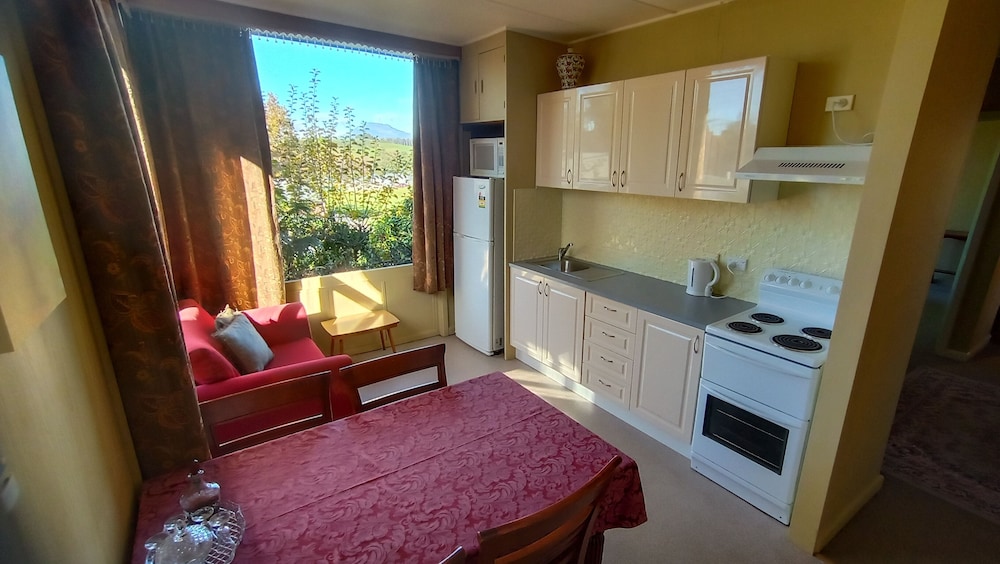 Blakes Manor Self Contained Heritage Accommodation by null