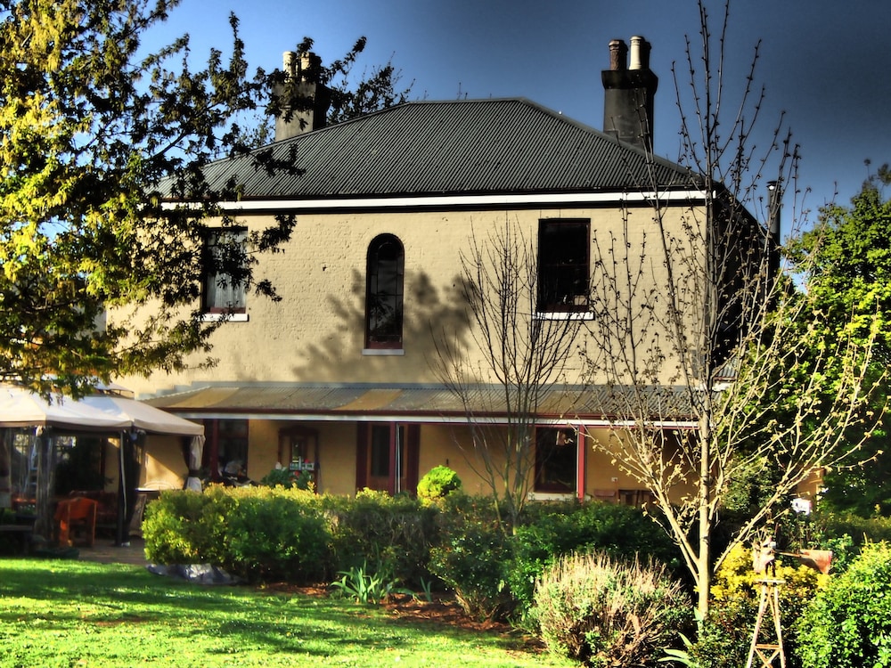 Blakes Manor Self Contained Heritage Accommodation by null