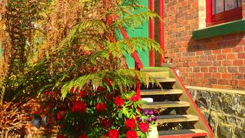 Egyptian cotton sheets, premium bedding, individually decorated