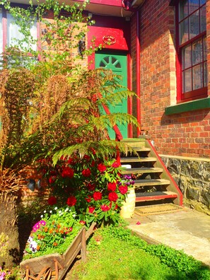 Egyptian cotton sheets, premium bedding, individually decorated