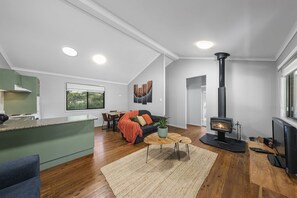 Superior Cottage, 2 Bedrooms, Hot Tub | Living area