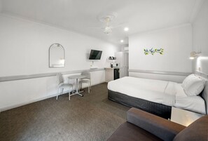Deluxe kamer, 1 queensize bed | 1 slaapkamer, geluiddichte muren, gratis wifi, beddengoed