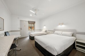 Deluxe Twin Room | Soundproofing, free WiFi, bed sheets - Centretown Motel Nagambie (Nagambie)