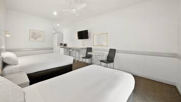 Deluxe-Zweibettzimmer | Schallisolierte Zimmer, kostenloses WLAN, Bettwäsche