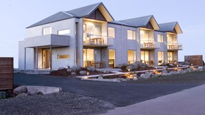 Unclassified image, 3 of 9, button - Central Luxury Apartments (Methven)