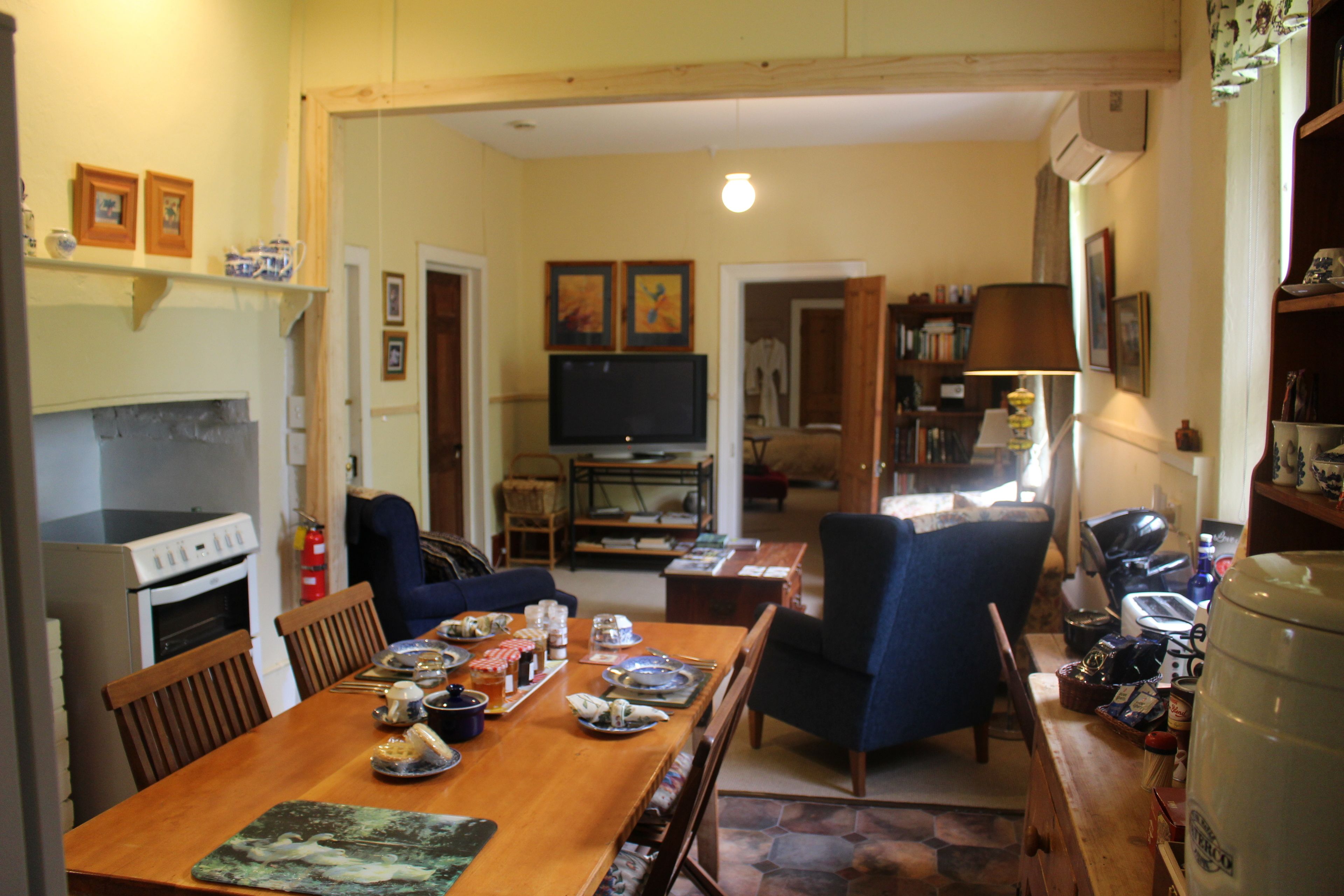 Standard Apartment, Non Smoking, Kitchen (Doctors Wing) | Minibar, soundproofing, iron/ironing board, free cribs/infant beds