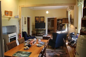 Standard Apartment, Non Smoking, Kitchen (Doctors Wing) | Minibar, soundproofing, iron/ironing board, free cribs/infant beds