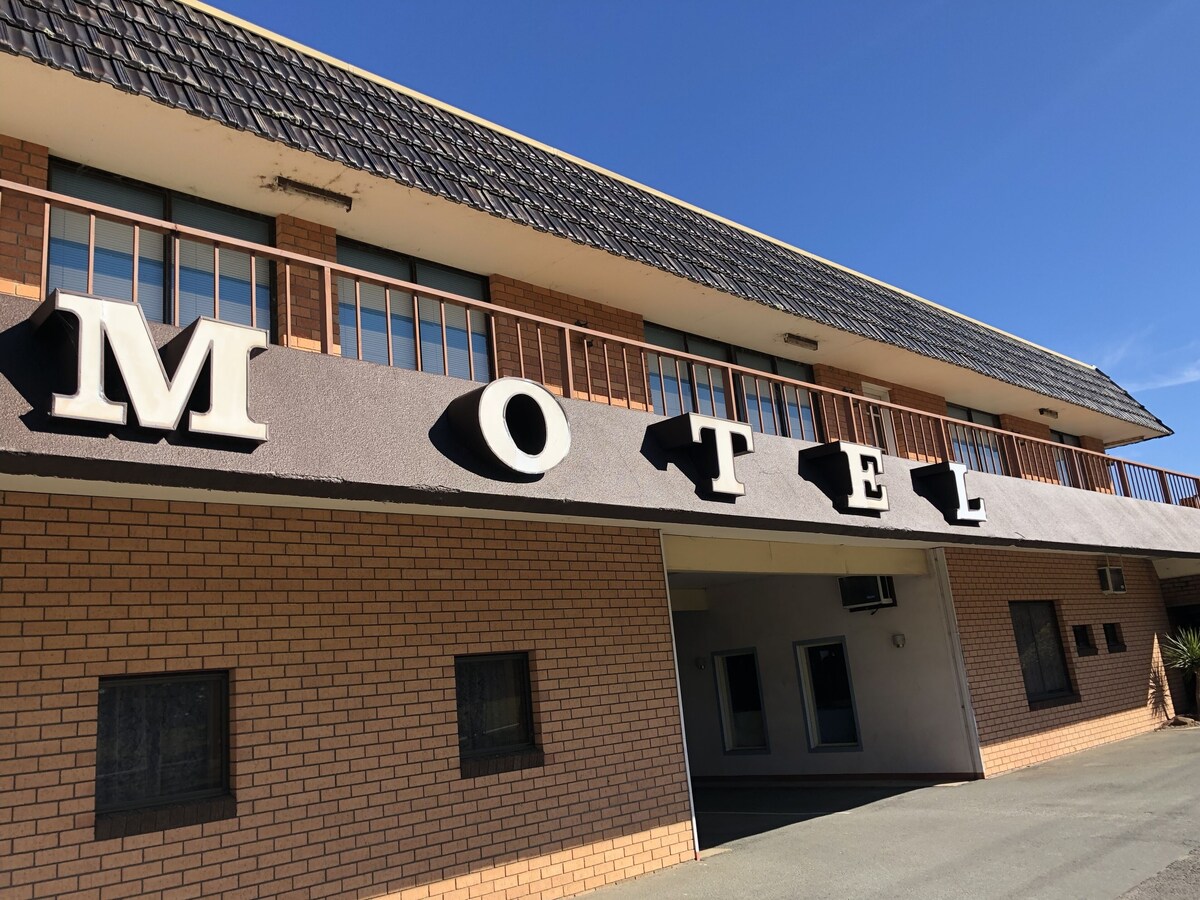Canberra Lyneham Motor Inn