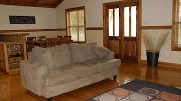 Beachport Retreat | Living area | TV