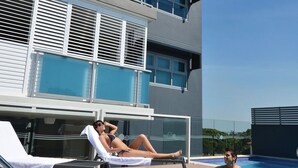 室外游泳池