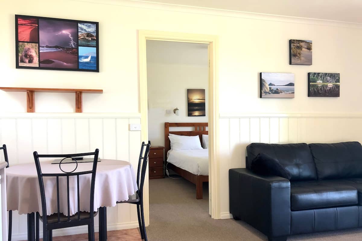 Cottage Standard, 1 grand lit, coin cuisine, vue montagne | Coin séjour