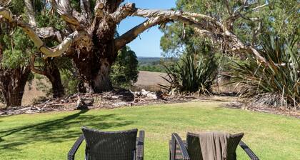 Adelaide Hills Retreats