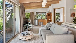 Interior detail - Adelaide Hills Retreats (Balhannah)
