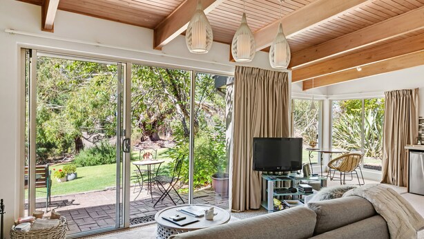 Interior detail - Adelaide Hills Retreats (Balhannah)