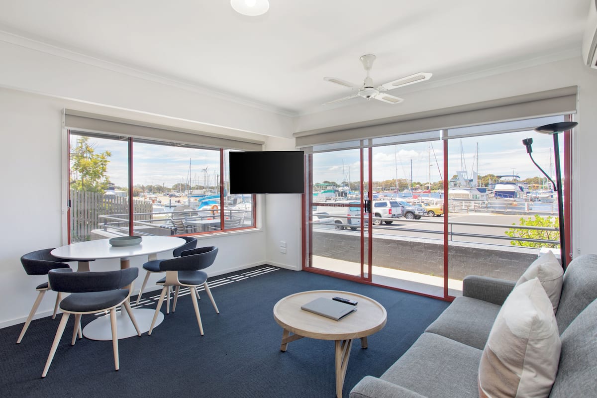 Appartement, 1 chambre, vue marina (Studio) | Literie de qualité supérieure, surmatelas, ameublement personnalisé