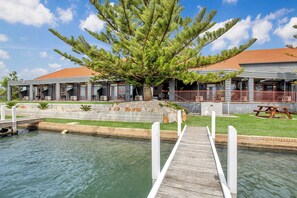 Front of property - Mariners Cove at Paynesville Motel & Apartments (Paynesville)