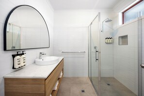 Shower, free toiletries, hair dryer, towels