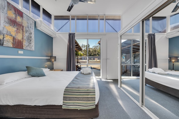 Laptopgeeigneter Arbeitsplatz, Bügeleisen/Bügelbrett, kostenloses WLAN