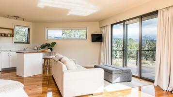 Honeymoon Studio, Non Smoking, Kitchenette (Seaglenest Studio)