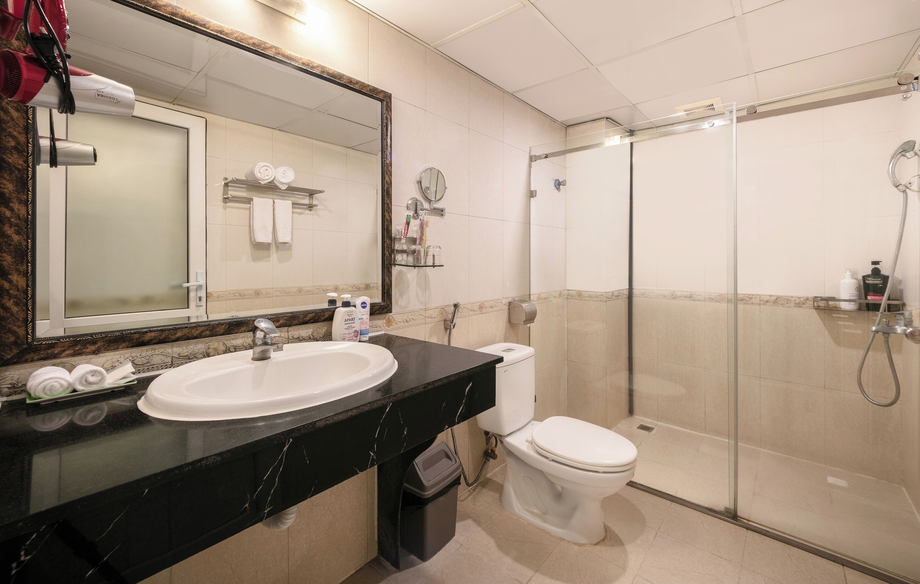 Luxury Double Room Single Use | Bathroom | Shower, free toiletries, hair dryer, bathrobes