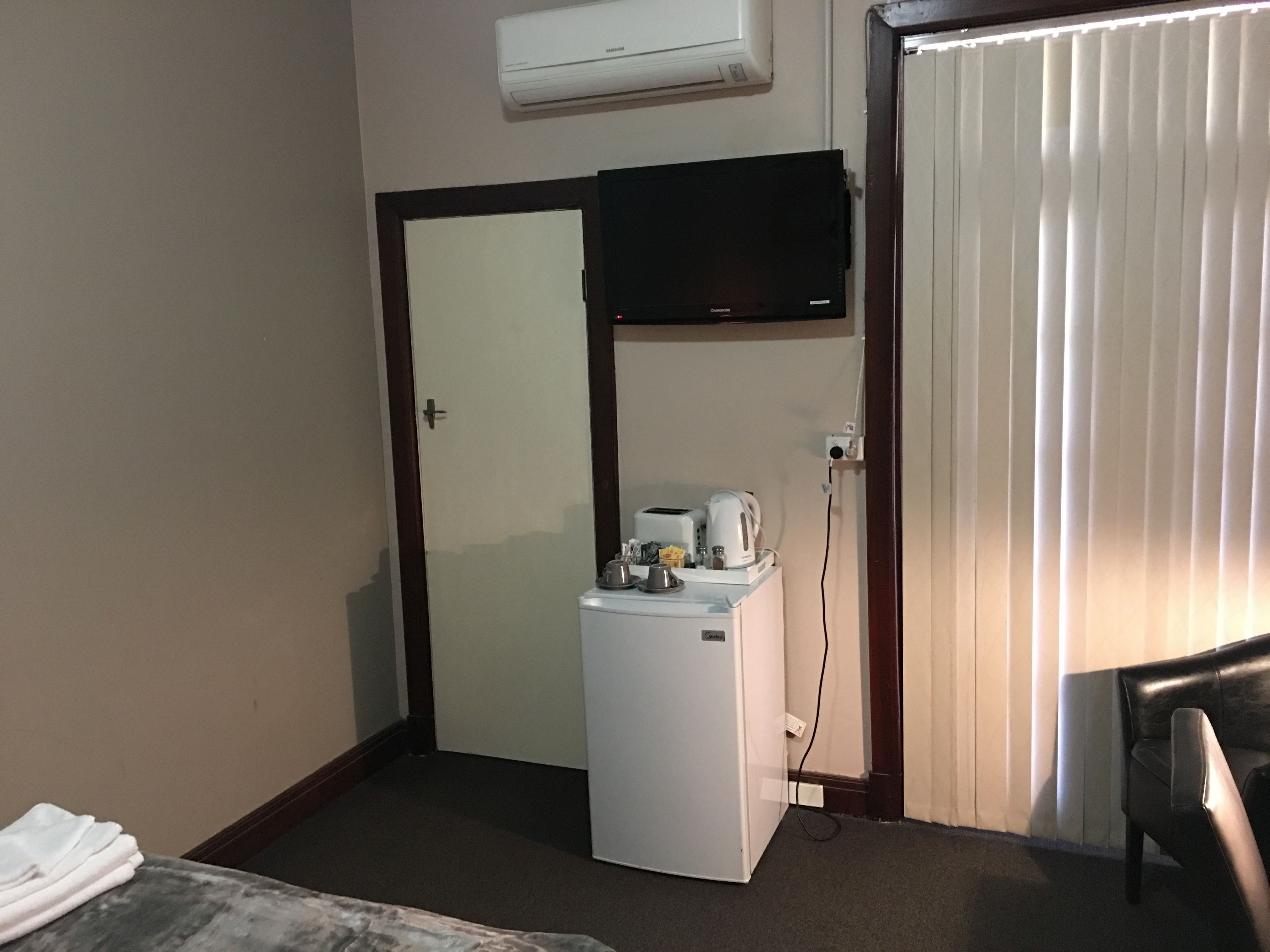 standard room, non smoking, balcony (double room) | mini fridge