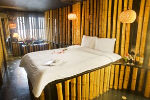 Deluxe Double or Twin Room, 1 Bedroom, City View | Minibar, in-room safe, desk, soundproofing - Thang Long Espana Hotel (Hanoi)