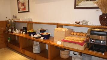 Colazione a buffet inclusa, servita tutte le mattine