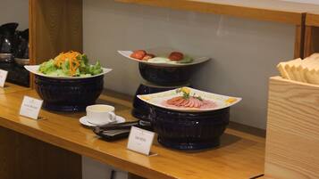 Colazione a buffet inclusa, servita tutte le mattine