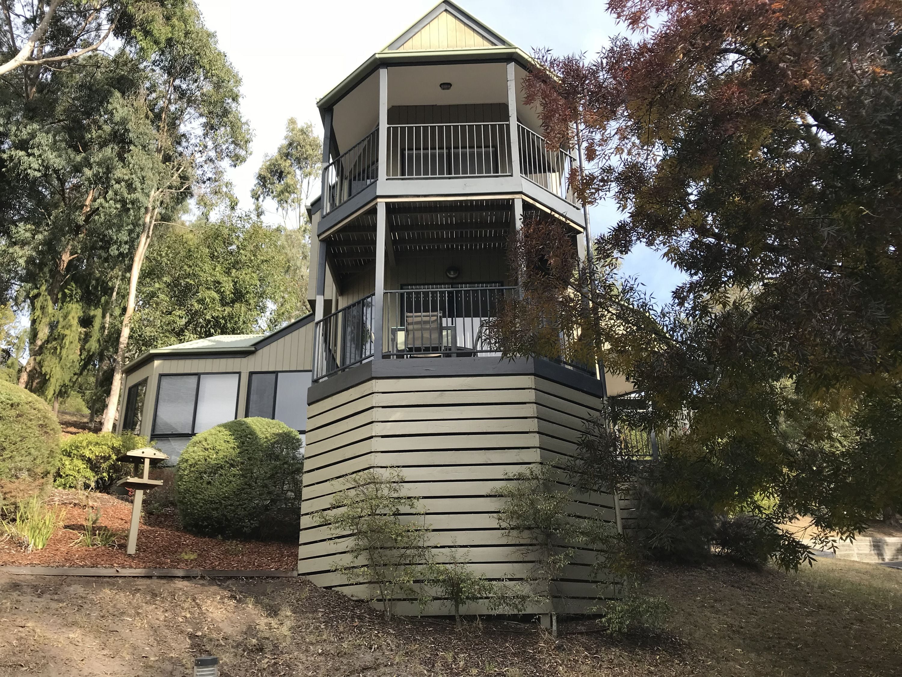Deluxe Townhome, 2 Bedrooms, 2 Bathrooms | Iron/ironing board, free WiFi