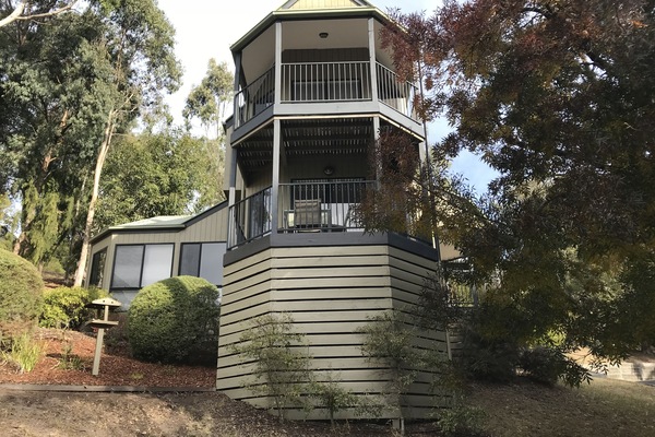 Deluxe Townhome, 2 Bedrooms, 2 Bathrooms | Iron/ironing board, free WiFi