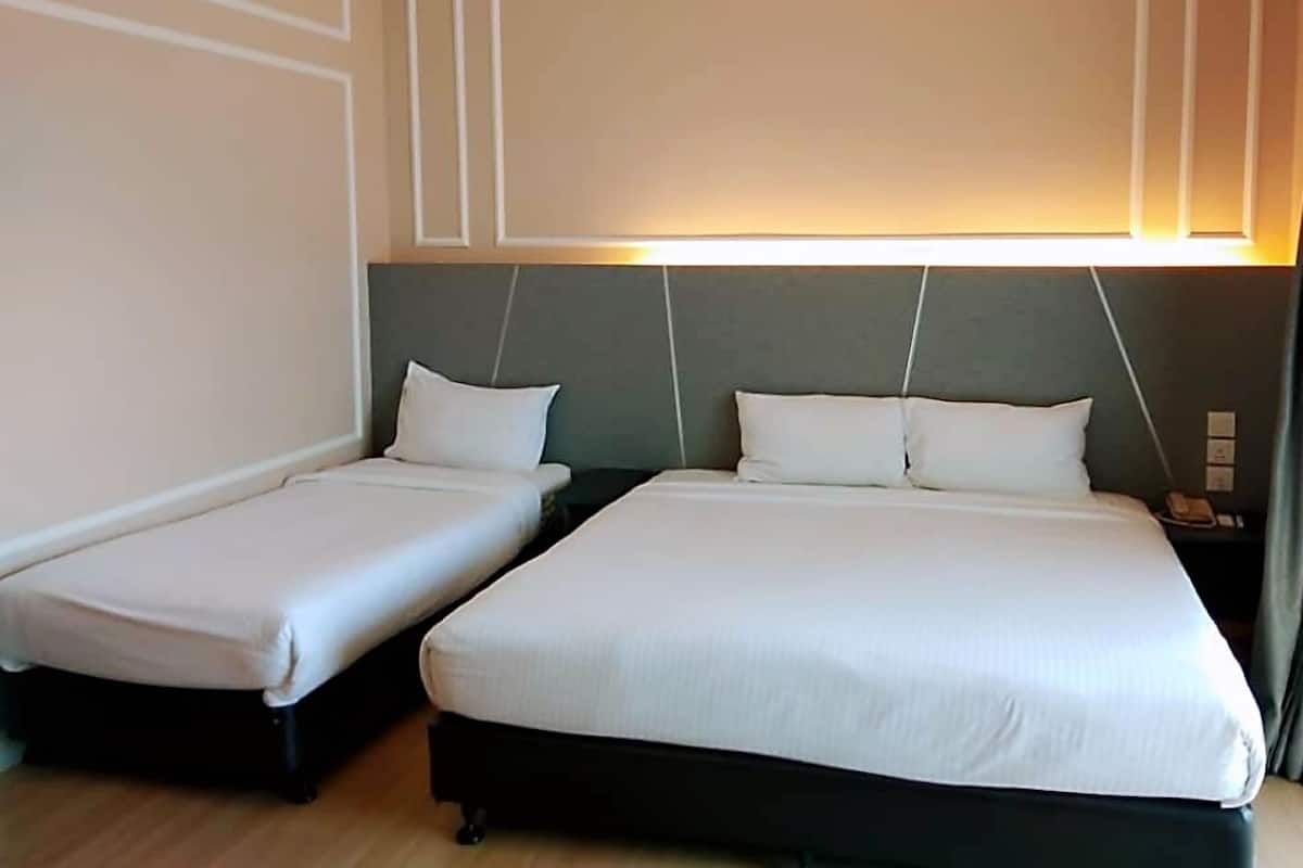 Deluxe Triple Room