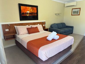 Kamar Deluks, Bebas Asap Rokok (Queen Deluxe Room) | Bantalan ekstra lembut, setrika/meja setrika, dan Wi-Fi gratis